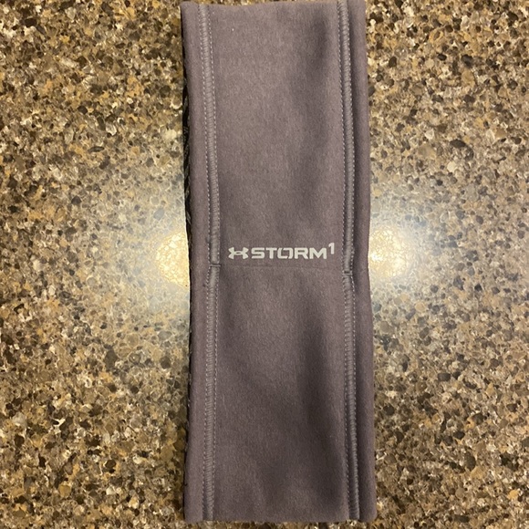 Reversible Head-wrap Ear-band to keep your ears covered and warm on cold days! - Picture 2 of 4